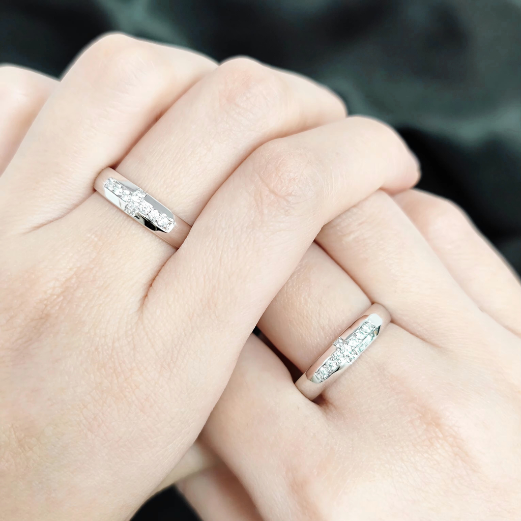The Cross Couple Ring