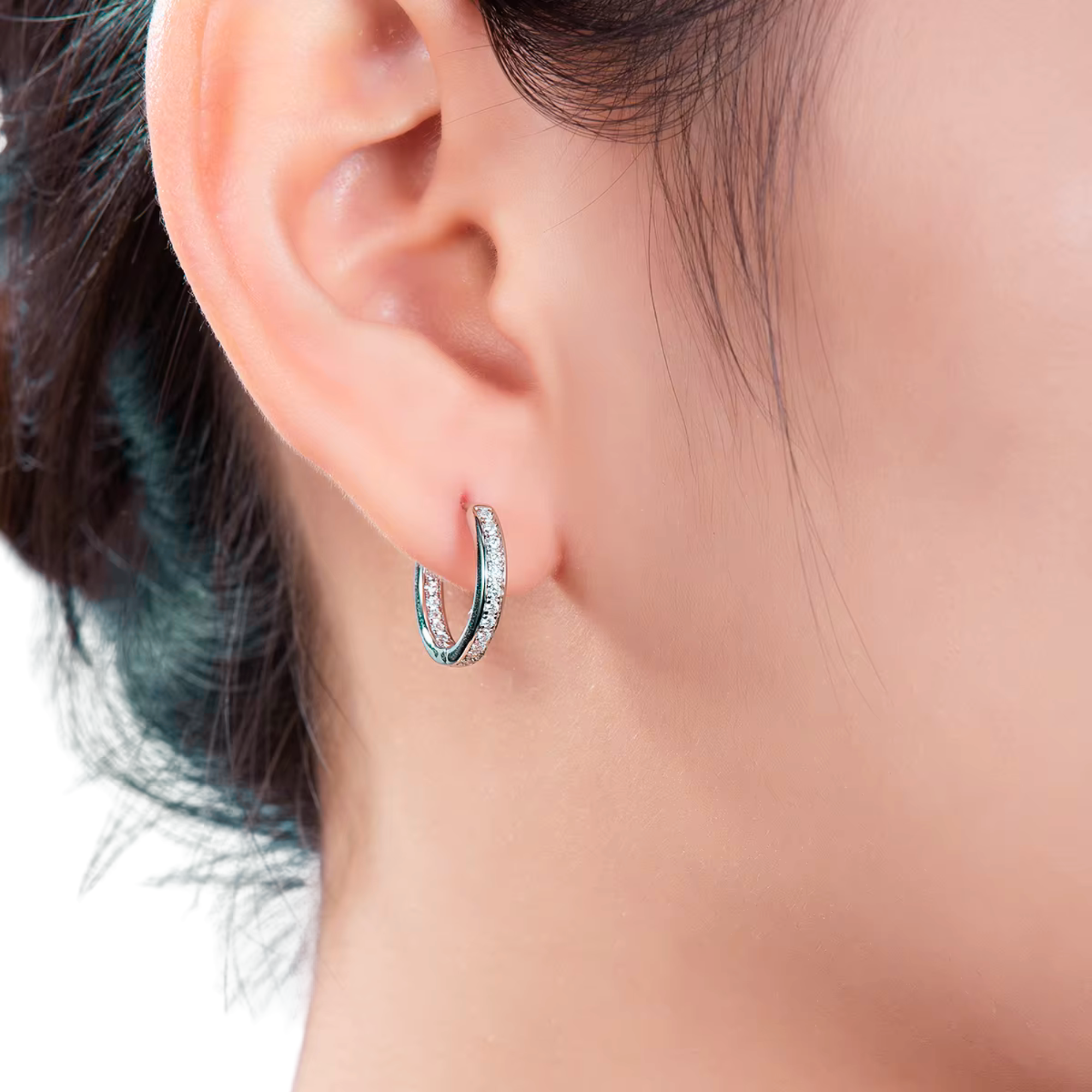 Pavé Channel Hoops